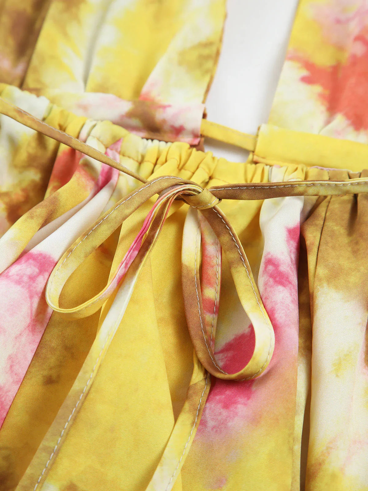 Skylar – Lys halterneck minikjole