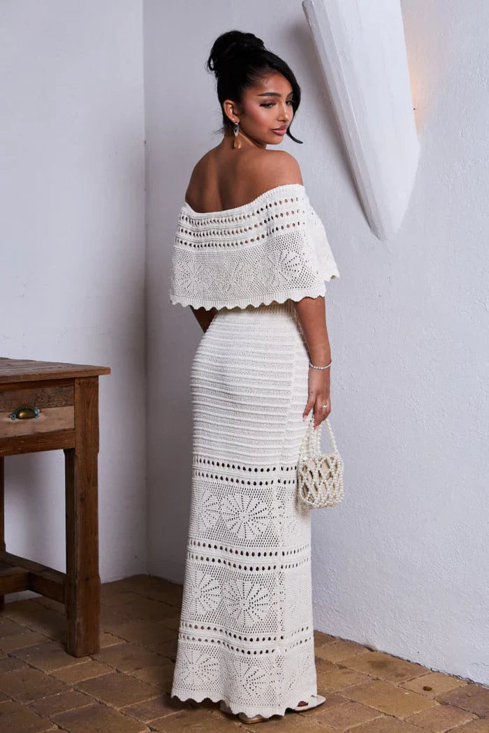 Zyphirith – Smuk hæklet kjole med off-shoulder snit
