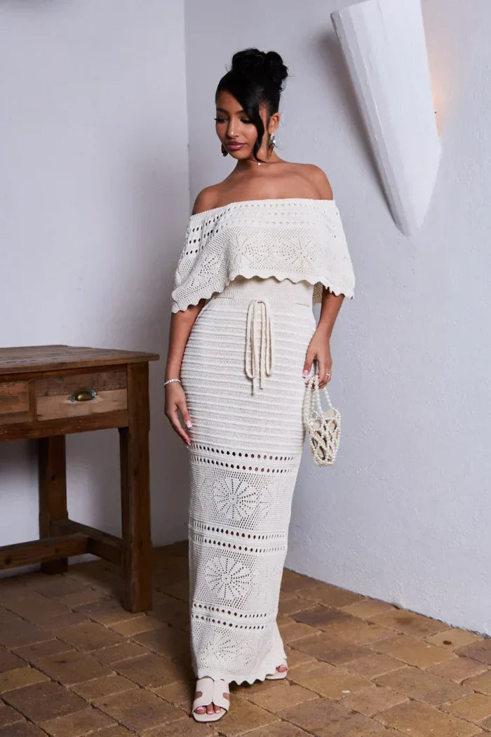 Zyphirith – Smuk hæklet kjole med off-shoulder snit